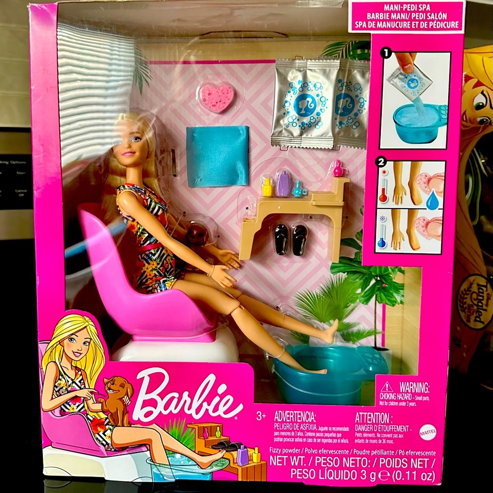 Barbie Mani-pedi Spa